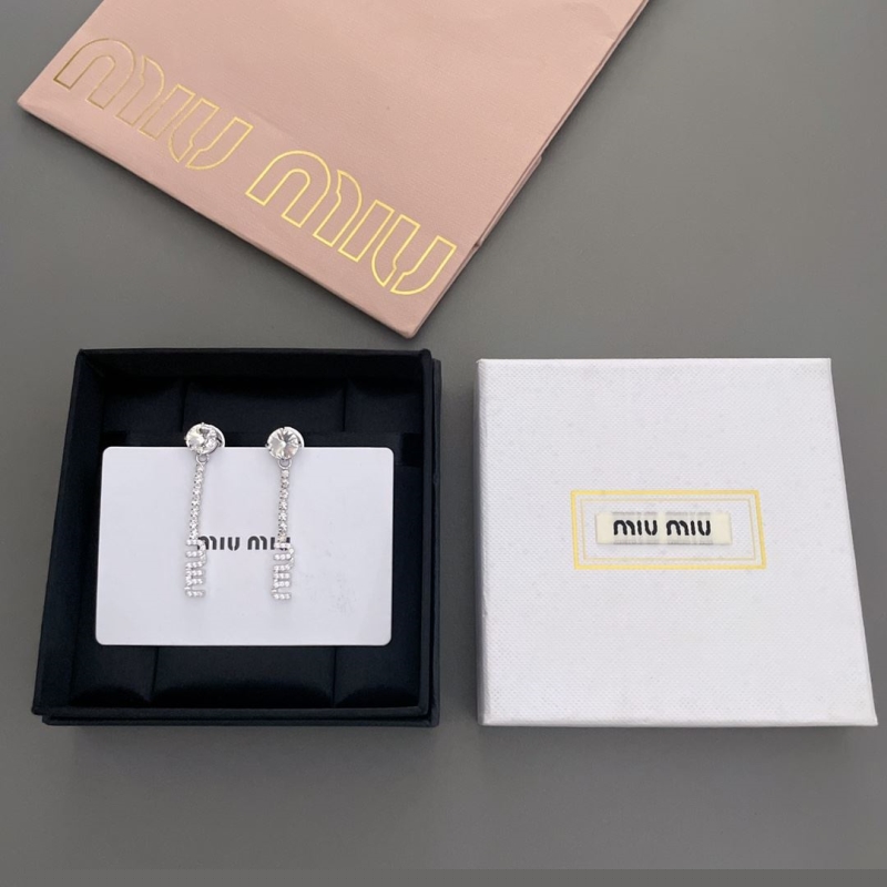 Ba*len*cia*ga earrings